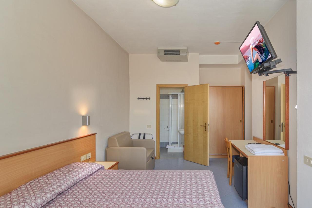Hotel Sogno ヴィアレッジョ エクステリア 写真