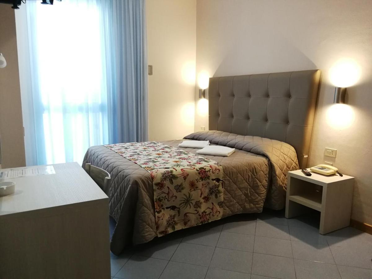 Hotel Sogno ヴィアレッジョ エクステリア 写真